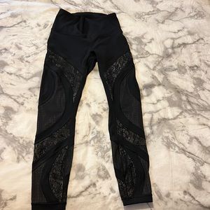 Lululemon pants size 6